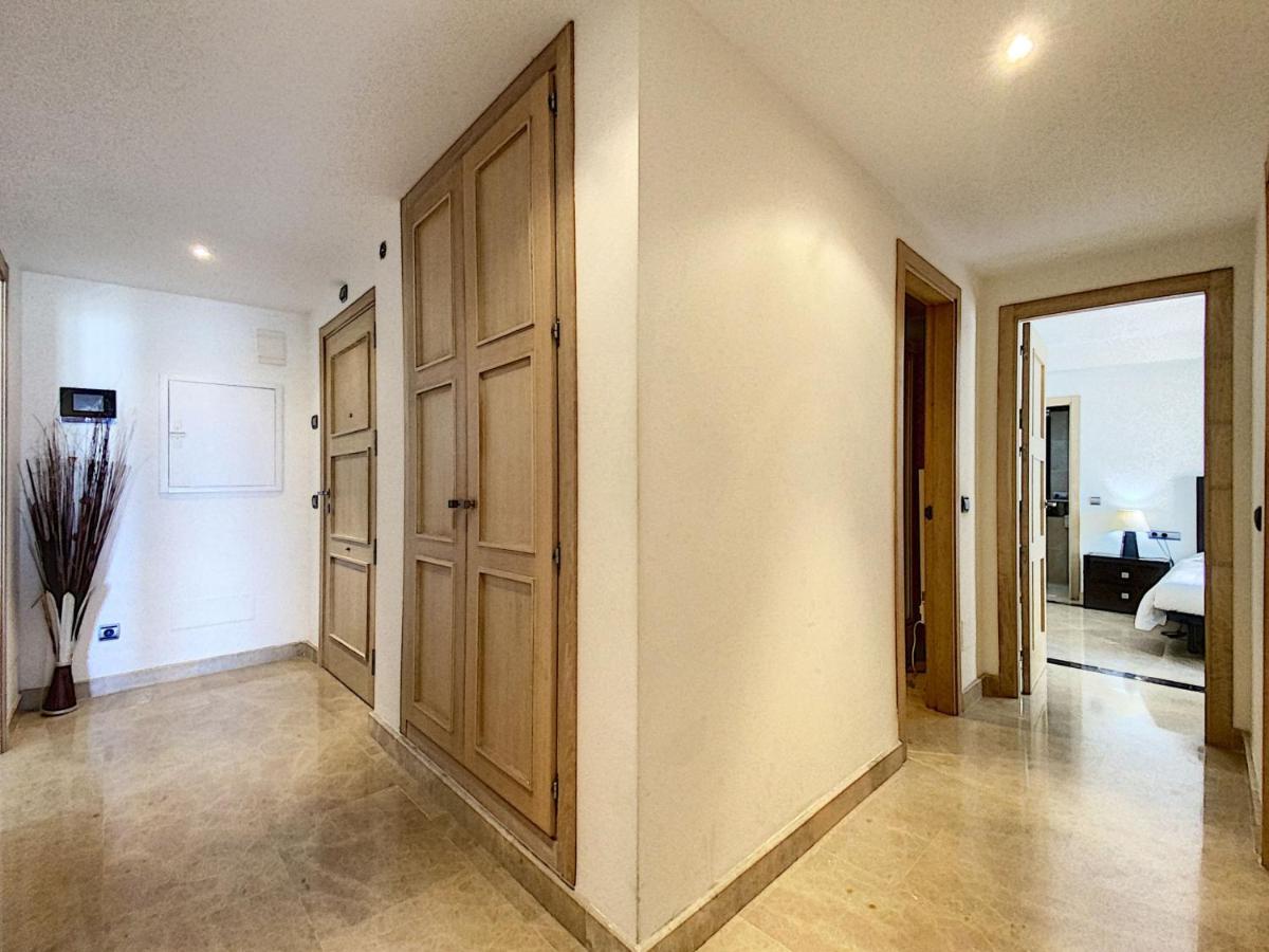 Lovely Apartment With Pool & Sea Views - Marina Del Castillo 2129 Манільва Екстер'єр фото