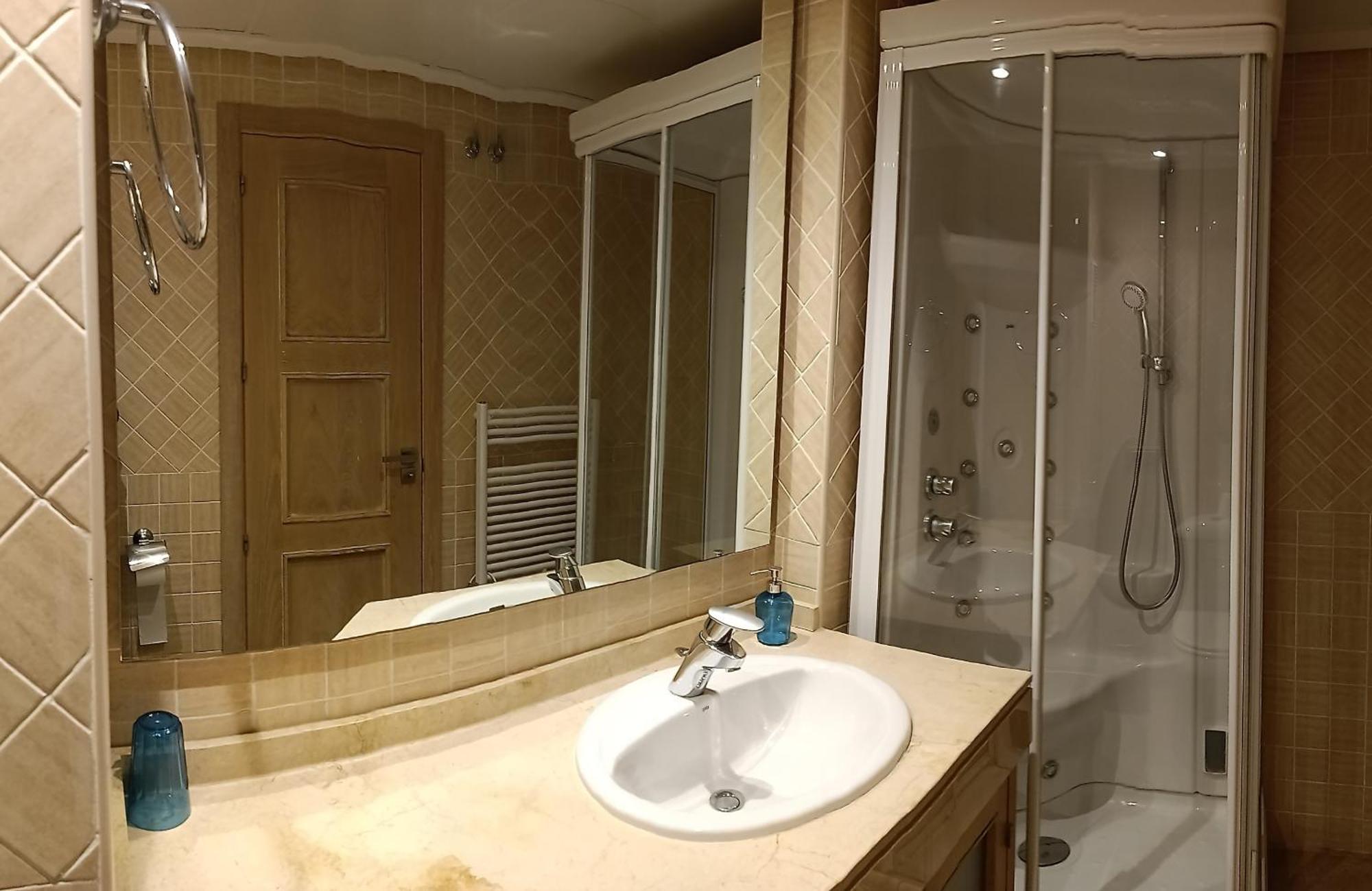 Lovely Apartment With Pool & Sea Views - Marina Del Castillo 2129 Манільва Екстер'єр фото