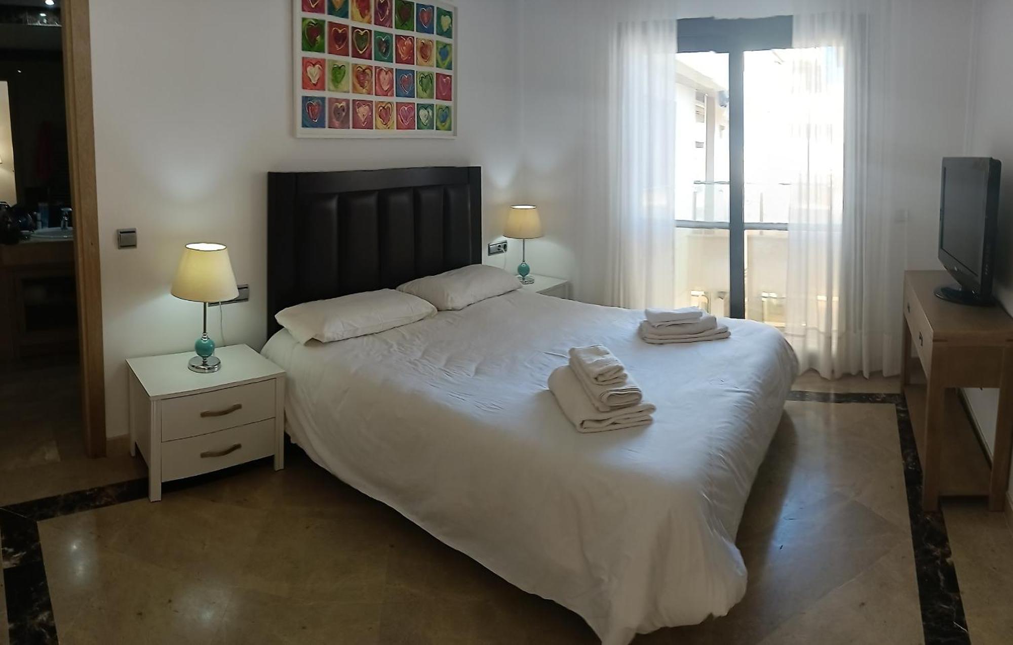 Lovely Apartment With Pool & Sea Views - Marina Del Castillo 2129 Манільва Екстер'єр фото